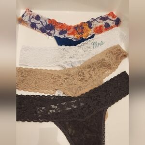 Hanky Panky Low Rise Thongs Set Of 4 NWOT